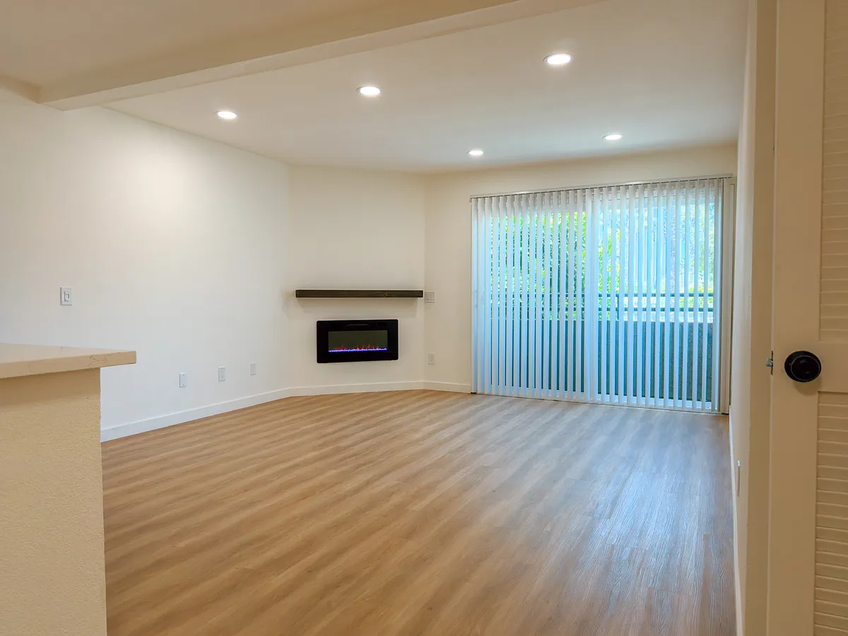 Building Photo - Laurel Canyon Place