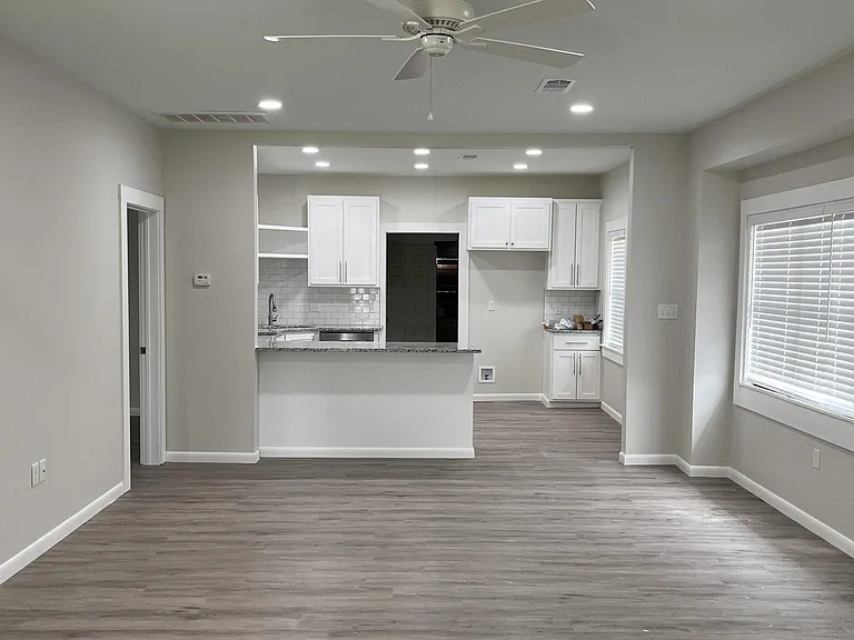 502 Crescent Ave — Photo 3