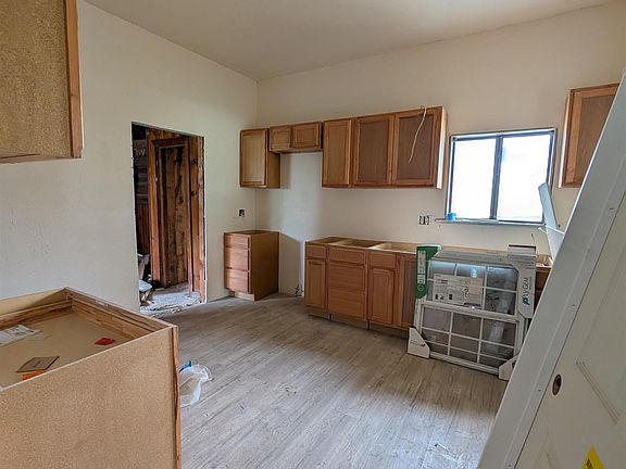 5th image of 705 Wolf Rd