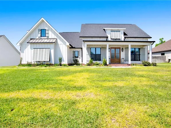 3720 Elysian Fields Dr, Saraland, AL 36571
