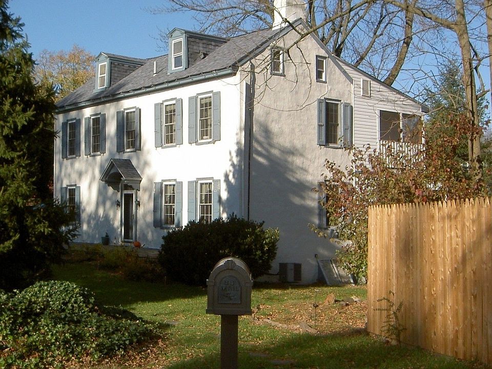Front from Cul-de-Sac