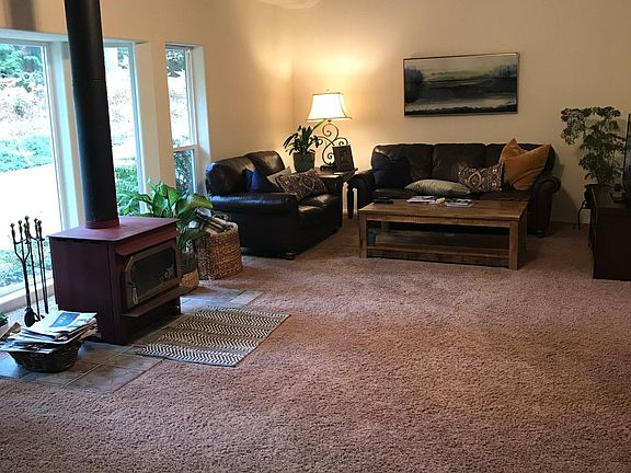 3rd image of 976 Lummi Dr