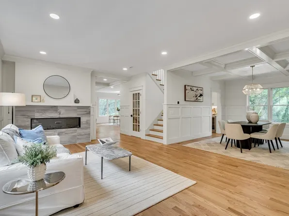 70 Valleyfield St, Lexington, MA 02421
