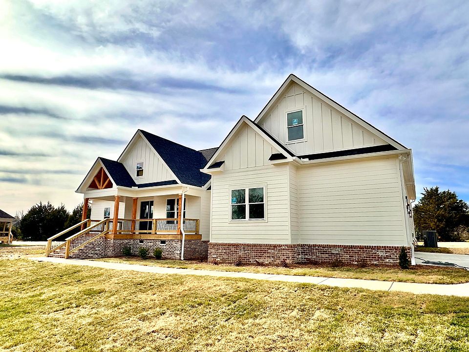 2nd image of 7038 Paxton Cir