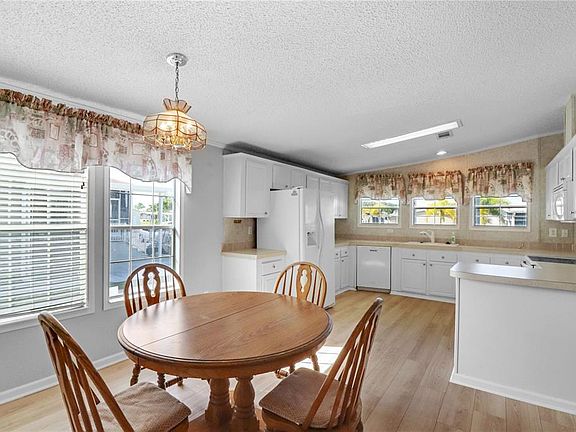 5th image of 1000 Kings Hwy Unit 37