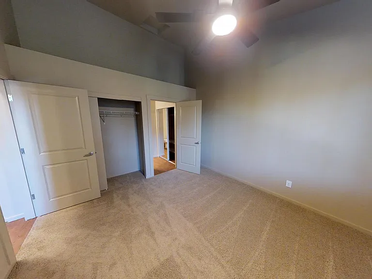 One Lake Place — Photo 12