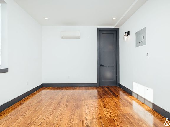 5th image of 703 Rogers Ave #3