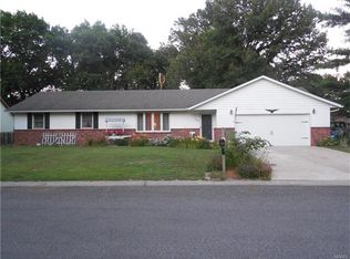 305 Timberwood Dr, Bethalto, IL