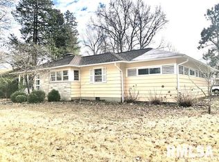 1217 W Carter St, Carbondale, IL 62901