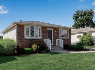 6 Cardy Ln, Depew, NY 14043