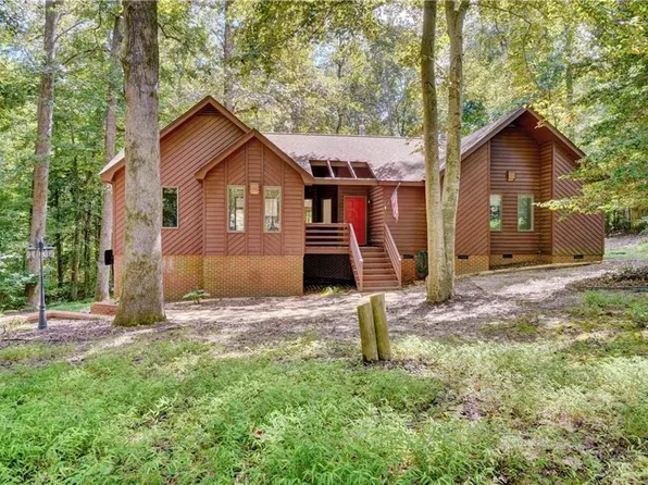 6993 Tracey Ct, Gloucester, VA 23061