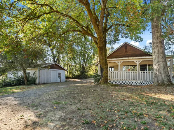 4827 Leonard Rd, Grants Pass, OR 97527