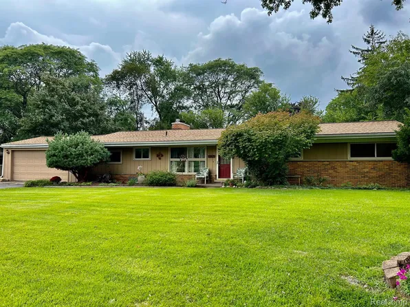 32615 Briarcrest Knls E, Farmington, MI 48334