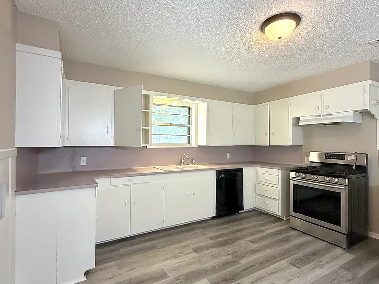 115 Crestwood Dr — Photo 8