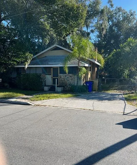 1031 N Florence Ave — Photo 1