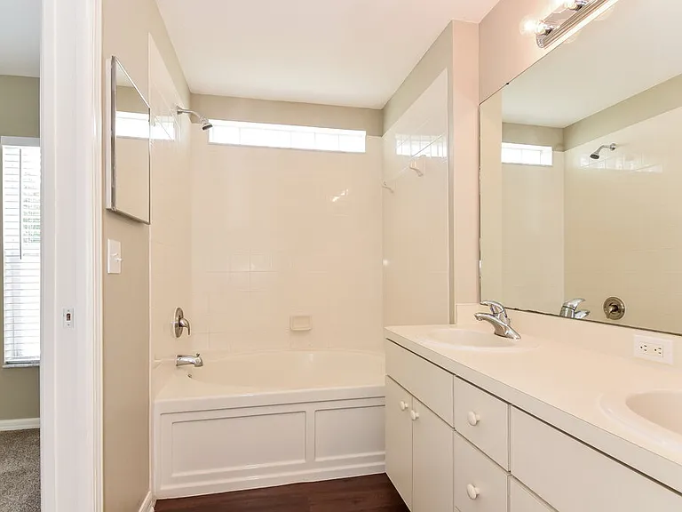 7556 Oxford Garden Cir — Photo 11