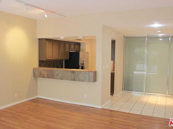2nd image of 1155 N La Cienega Blvd APT 203