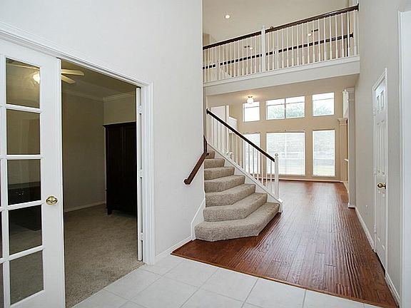 3rd image of 11615 Summerstone Ct
