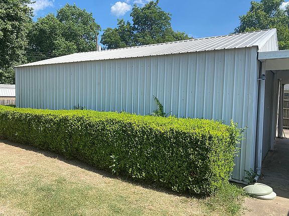 Shed or shop