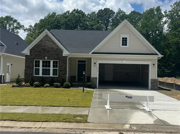 2019 Mainsail Dr, Carrollton, VA 23314