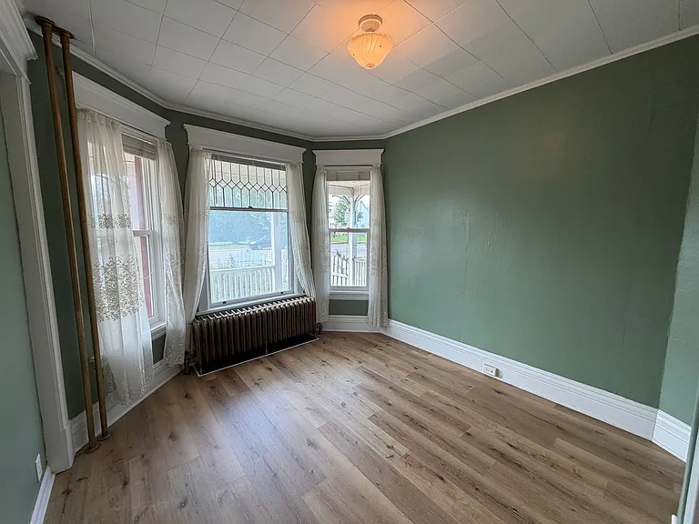 1128 Hammond Ave #1 — Photo 11