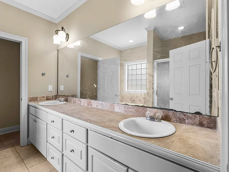 113 Dundee Cv — Photo 15
