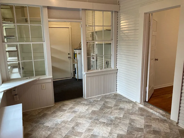 421 Rutherford St — Photo 35