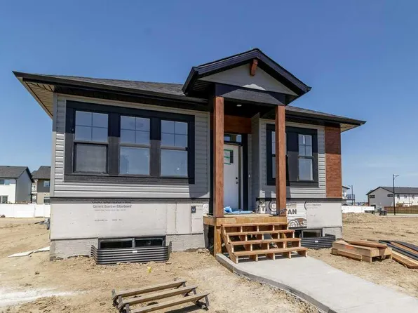 25 S Ian Way, Sylvan Lake, AB T4S 0W5