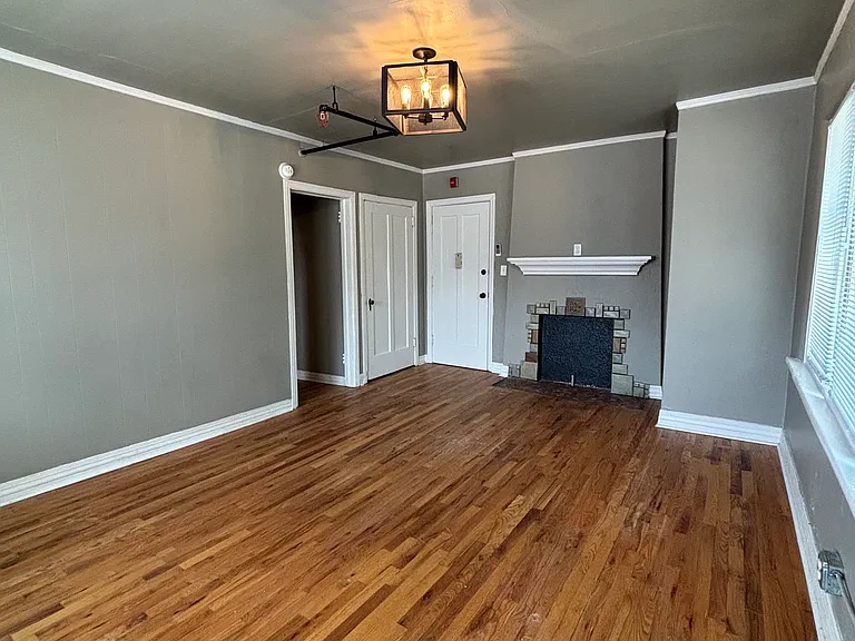 2611 E 15th St #10 — Photo 2