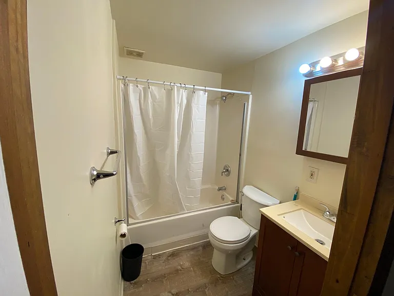 1520 Poplar St — Photo 4
