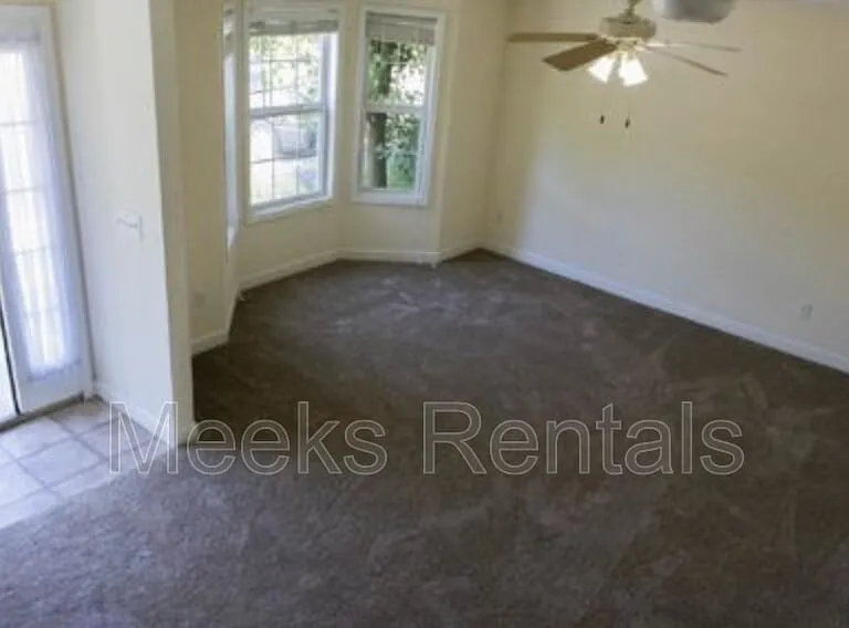 Ariel Pointe Townhomes — Photo 4