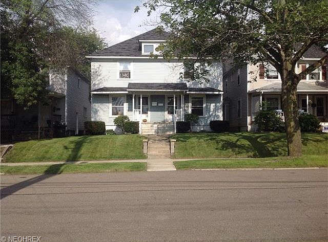 1st image of 233 & 235 8th St NW