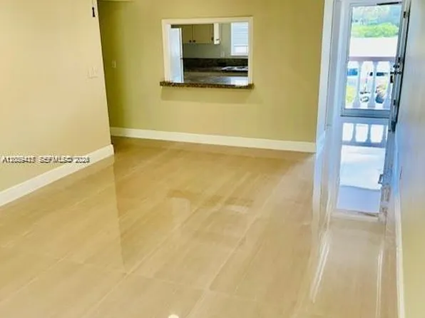 148 Yacht Club Dr APT 7, North Palm Beach, FL 33408