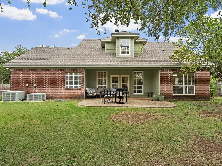 1694 McLennan Crossing Rd — Photo 30
