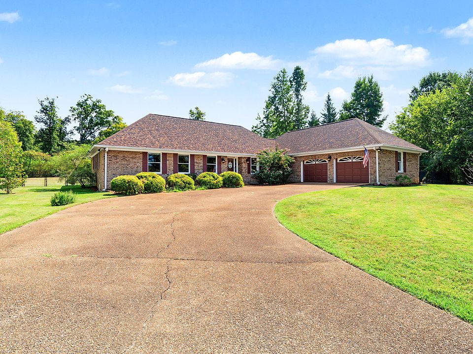 1st image of 308 Pheasant Dr