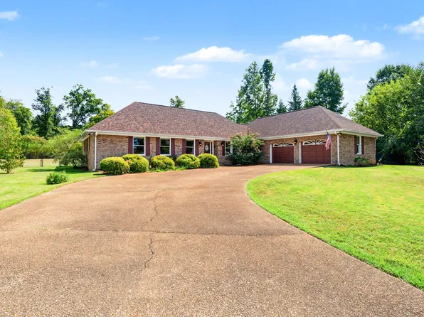 308 Pheasant Dr, Dalton, GA 30721