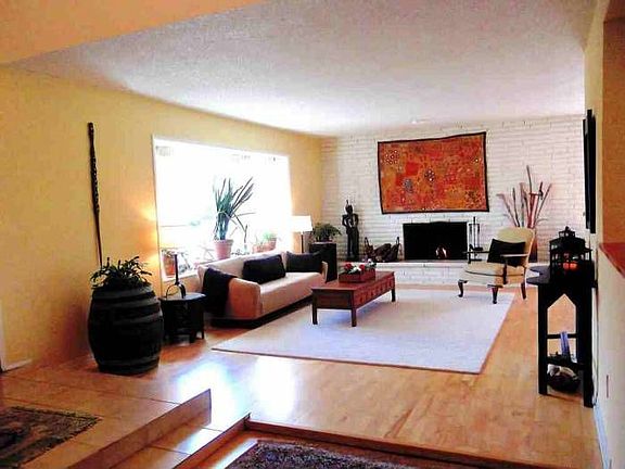 Living room, hardwoods