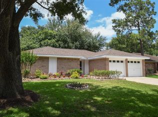 439 Reseda Dr, Webster, TX 77598