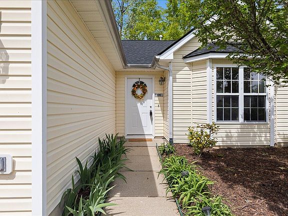4th image of 105 Hornholly Way