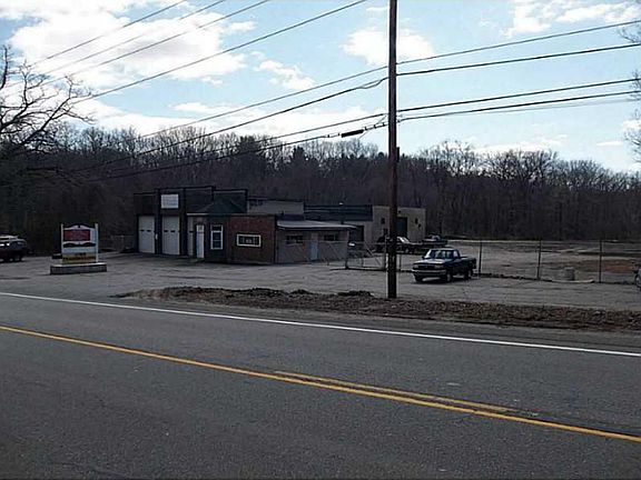 4th image of 278 Douglas Pike