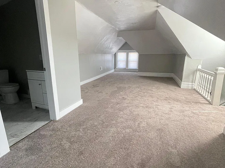 720 Southern Ave — Photo 10
