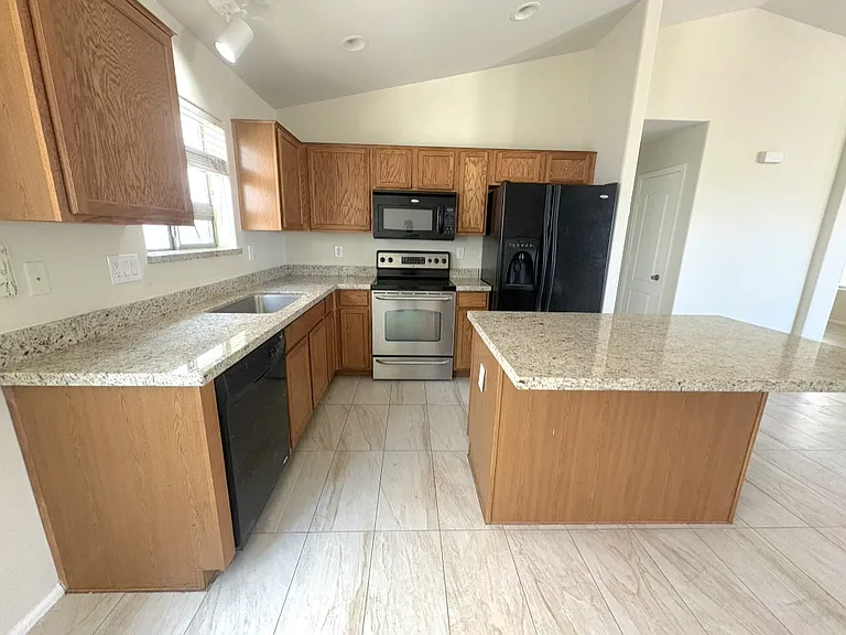 38233 N Jonathan St — Photo 3
