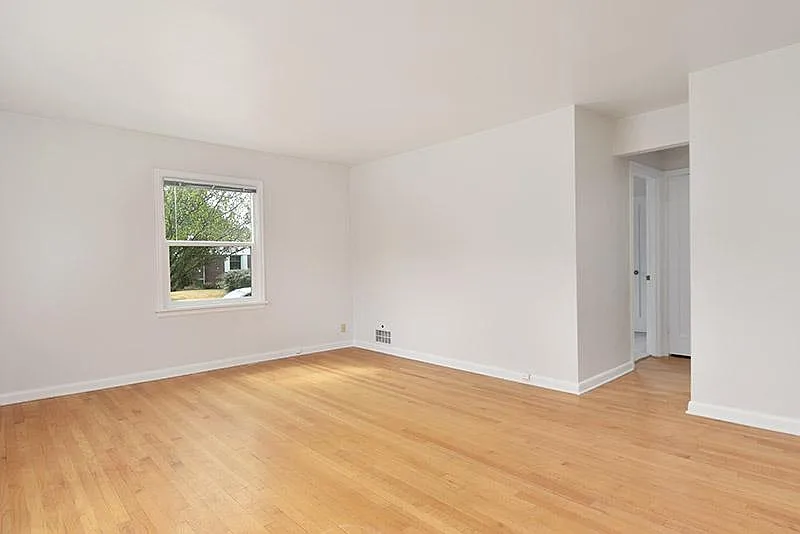 2 bed, 1000 sqft, $2,995 — Photo 2