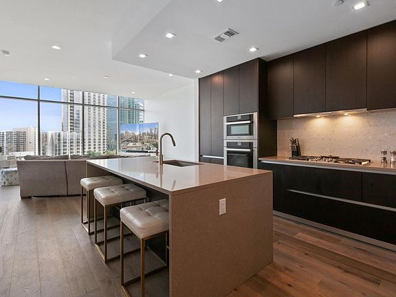 4th image of 501 West Ave APT 1503