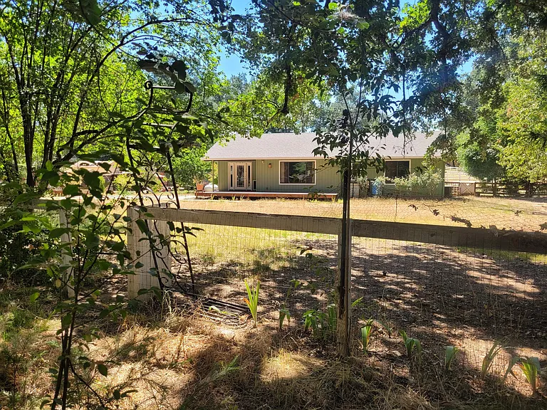 Large Fenced Back Yard