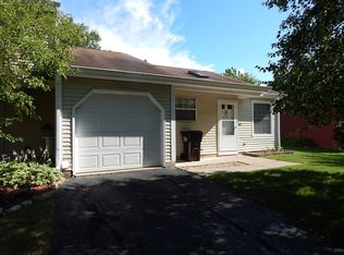 727 Nantucket Way, Island Lake, IL 60042