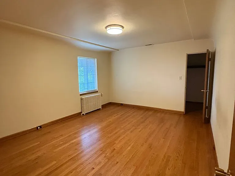 Top Floor Large Apartment with View — Photo 15