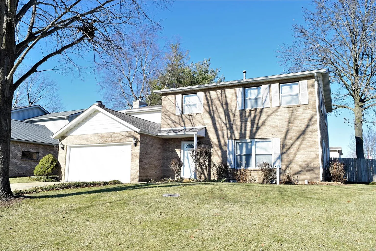 601 Deerfield Dr photo 1