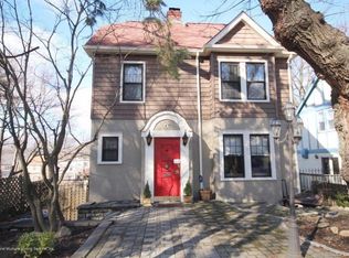 37 Harbor View Pl S, Staten Island, NY 10305
