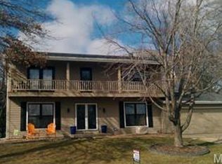 82 Rue Grand Dr, Lake Saint Louis, MO 63367